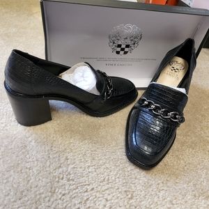 Vince Camuto heeled loafers in black